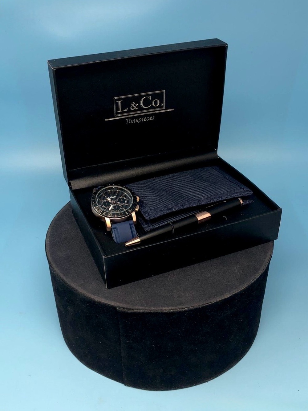 L& Co. Timepieces Quartz
Chronograph Watch Blue Dial
Wallet & Pen Box Set